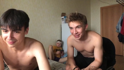 stralght_twinks  31-08-2022